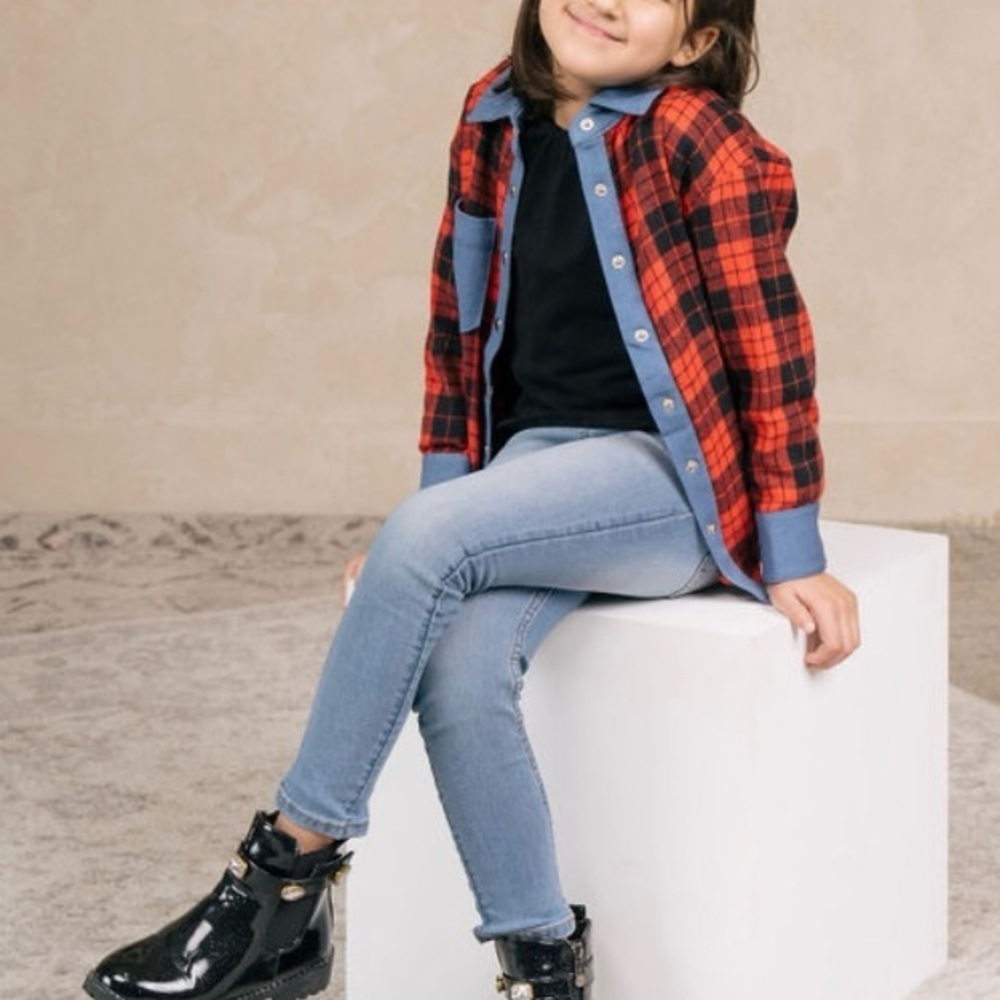Ivy Mandana button down top in plaid red size 6. Unisex.